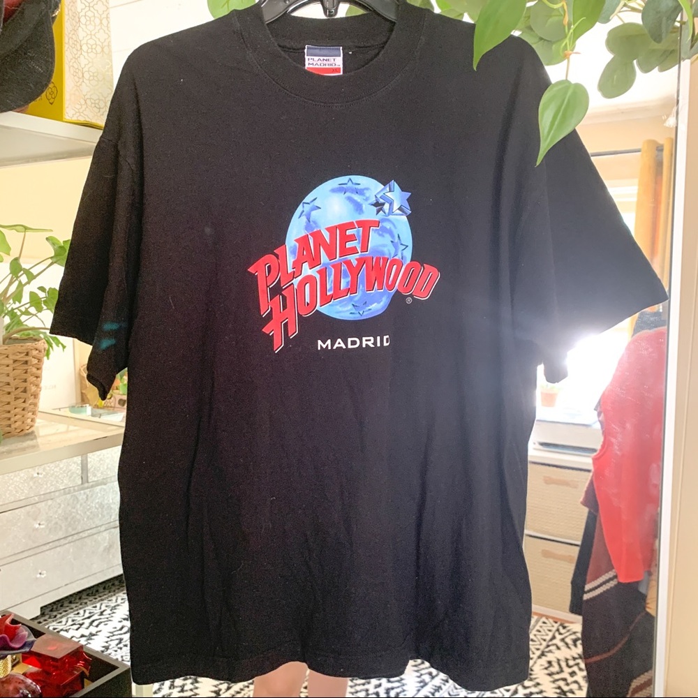 PLANET HOLLYWOOD MADRID Black T-Shirt - Picture 1 of 3